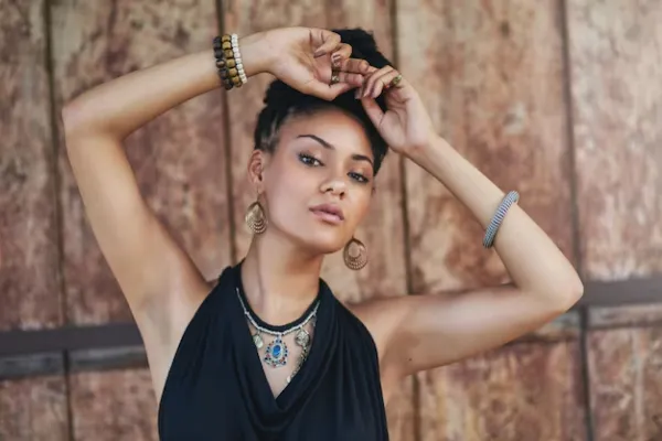 Hot Girls Have Layers: Lola Speaks