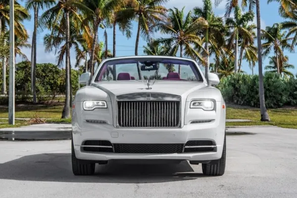 5 Instagram-Worthy Places to Drive Your Rented Rolls Royce in Dubai